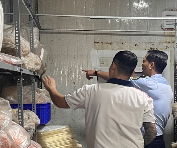 Đồng Nai: Phát hiện hơn 256 kg thịt gà không có hạn sử dụng