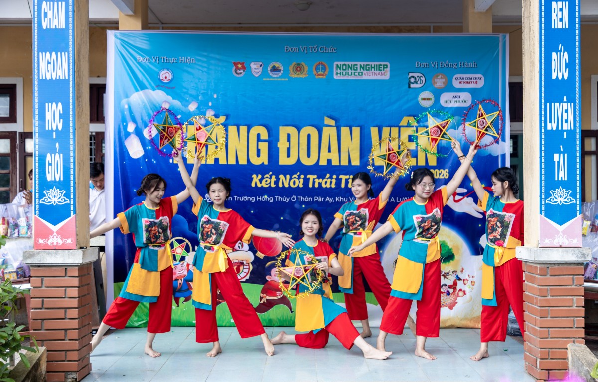 Trăng đoàn viên - Kết nối trái tim - Lan tỏa yêu thương nơi biên giới A Lưới