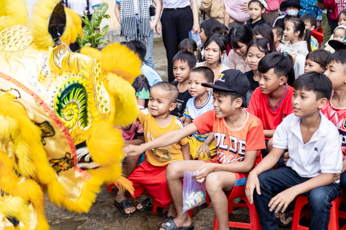 Trăng đoàn viên - Kết nối trái tim - Lan tỏa yêu thương nơi biên giới A Lưới
