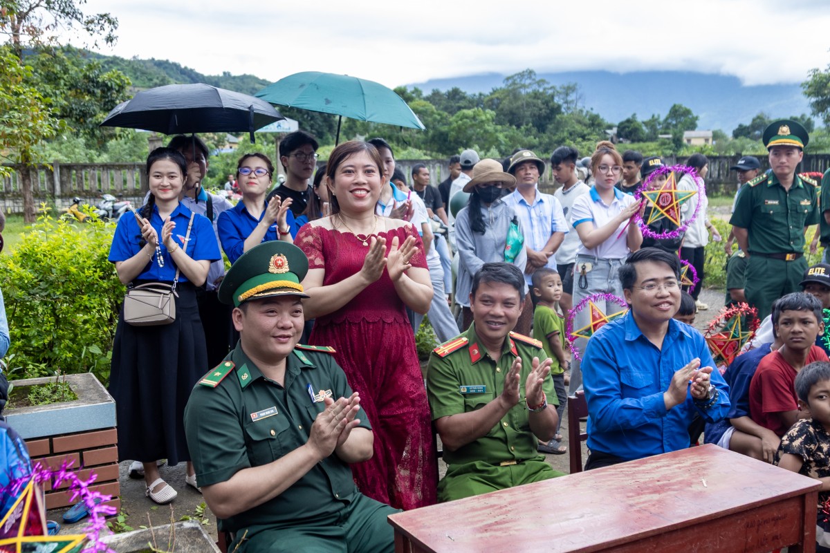 Trăng đoàn viên - Kết nối trái tim - Lan tỏa yêu thương nơi biên giới A Lưới