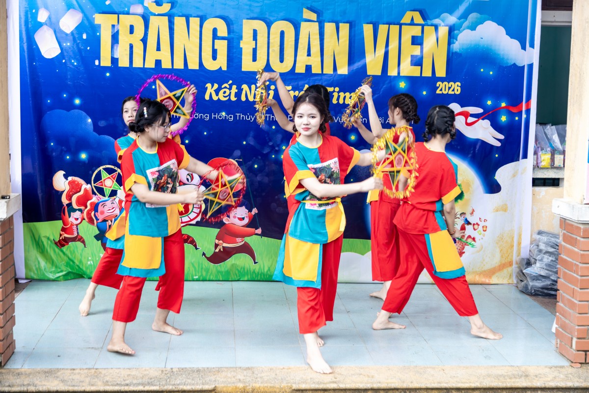Trăng đoàn viên - Kết nối trái tim - Lan tỏa yêu thương nơi biên giới A Lưới