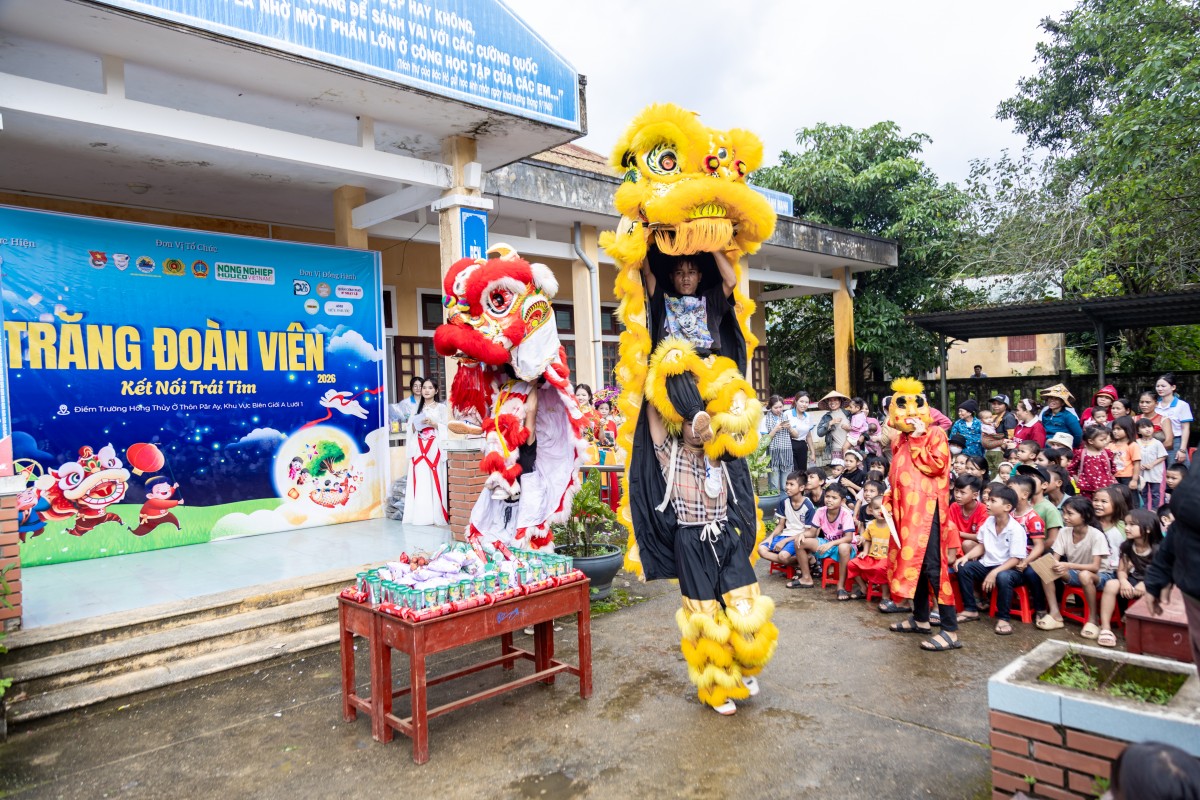 Trăng đoàn viên - Kết nối trái tim - Lan tỏa yêu thương nơi biên giới A Lưới