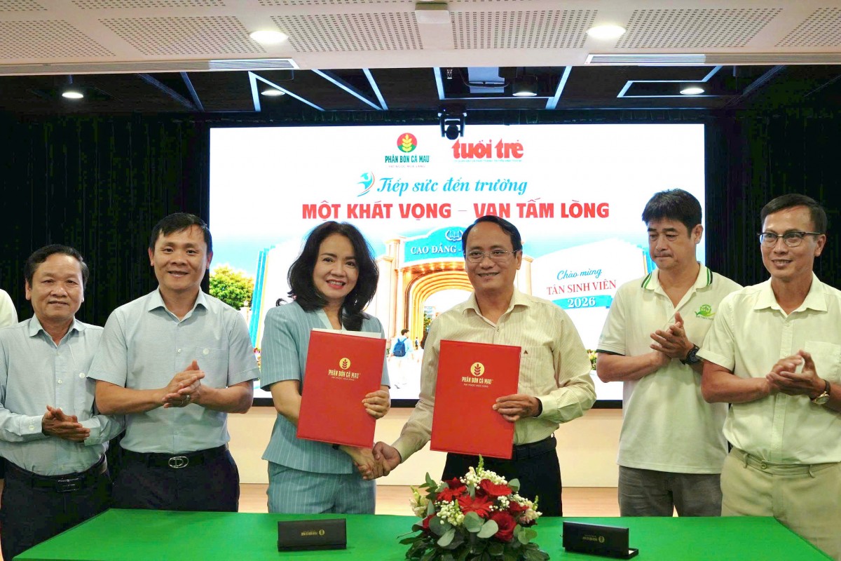 Phân bón Cà Mau dành 500 triệu đồng đồng hành cùng “Tiếp sức đến trường”