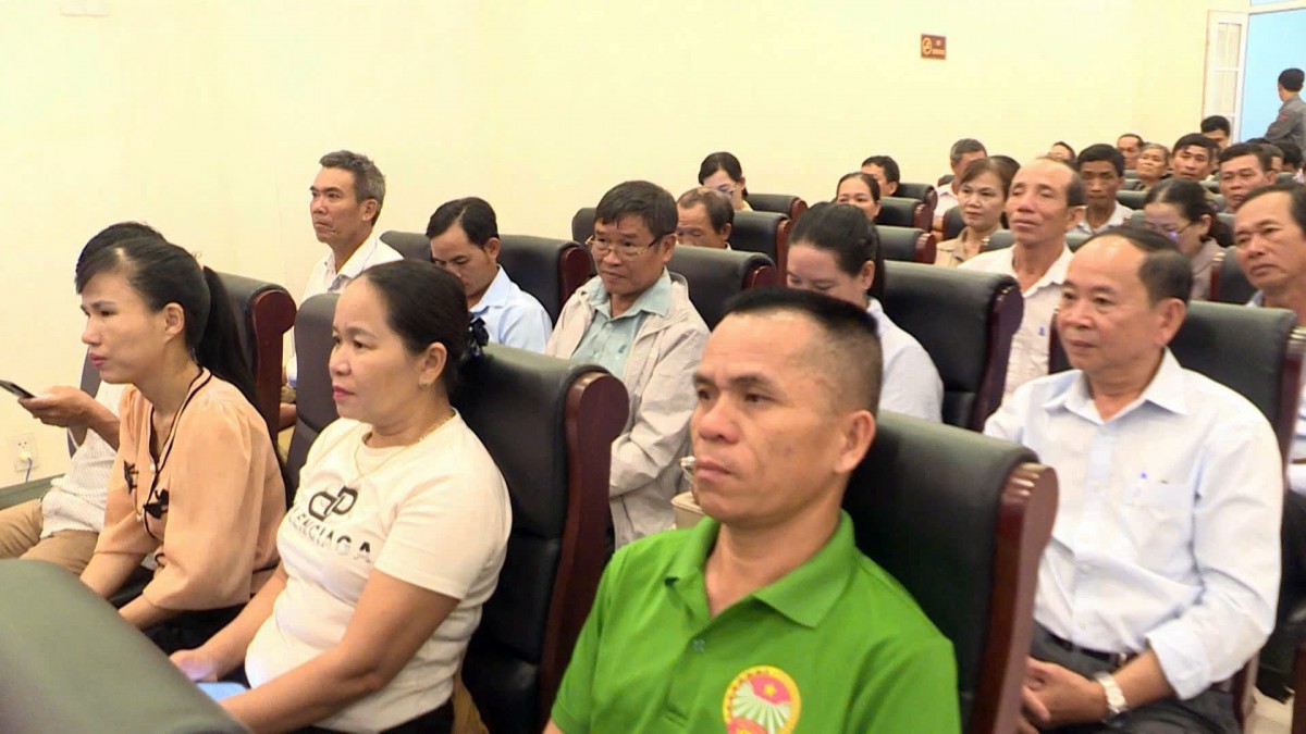 115 cán bộ Hội Nông dân cơ sở tham gia chương trình tập huấn, trao đổi kinh nghiệm và nghiên cứu thực tế.
