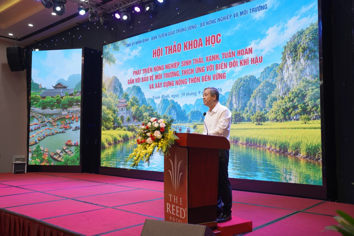 Kết luận hội thảo, đồng chí Ngô Đông Hải nhấn mạnh yêu cầu lựa chọn lộ trình chuyển đổi phù hợp với từng địa phương, lấy người nông dân làm chủ thể thực hiện và thụ hưởng.