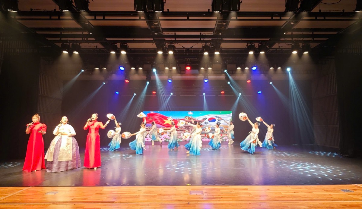 Đoàn Công tác Sở Văn hoá, Thể thao và Du lịch tỉnh Đắk Lắk tham gia giao lưu văn hoá nghệ thuật tại Hàn Quốc