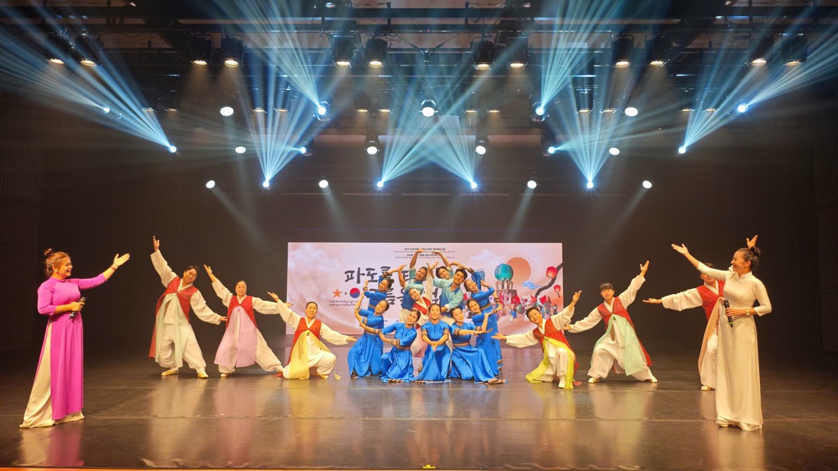 Đoàn Công tác Sở Văn hoá, Thể thao và Du lịch tỉnh Đắk Lắk tham gia giao lưu văn hoá nghệ thuật tại Hàn Quốc