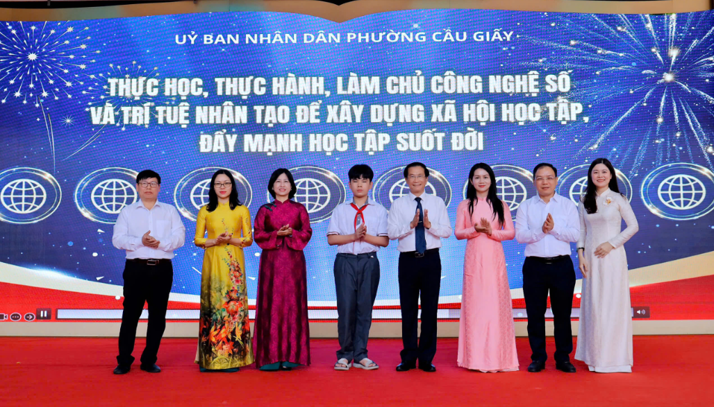 Từ chiếc mũ rơm đến AI: Hành trình học tập không ngừng ở Phường Cầu Giấy - Thành phố Hà Nội