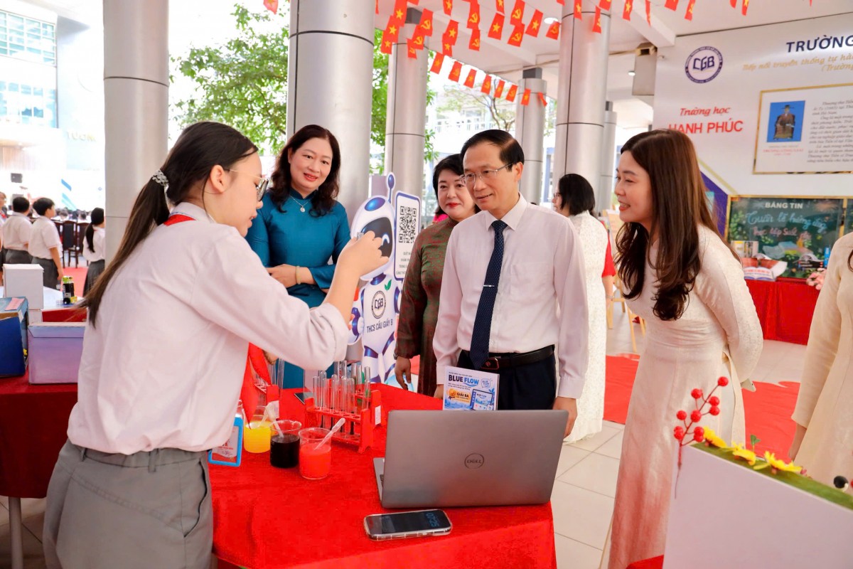 Từ chiếc mũ rơm đến AI: Hành trình học tập không ngừng ở Phường Cầu Giấy - Thành phố Hà Nội