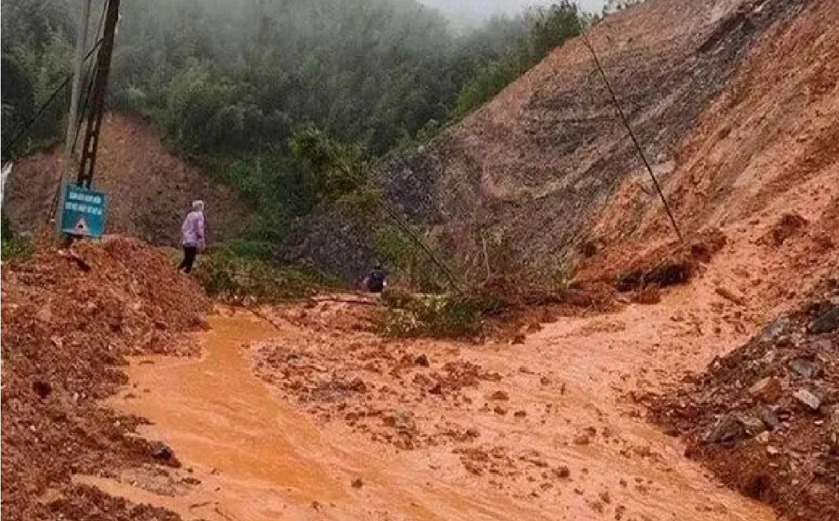 Tp. Huế: Mưa lớn vẫn còn tiếp diễn, cảnh báo nguy cơ lũ quét, sạt lở đất