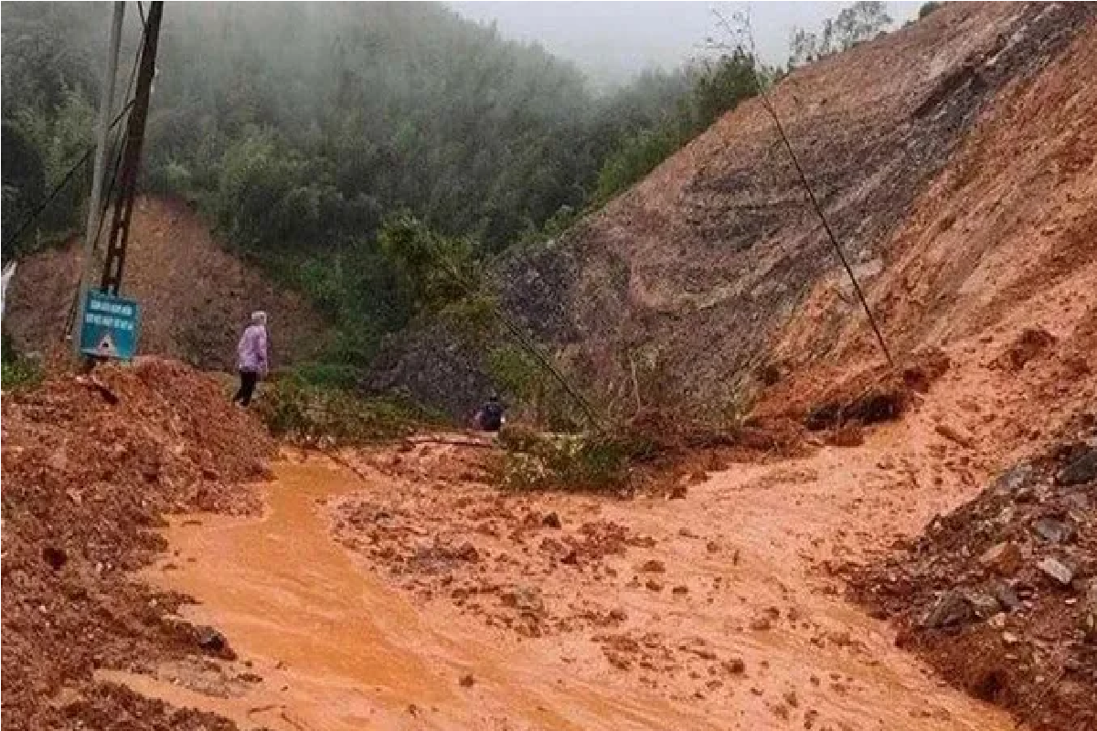 Tp. Huế: Mưa lớn vẫn còn tiếp diễn, cảnh báo nguy cơ lũ quét, sạt lở đất
