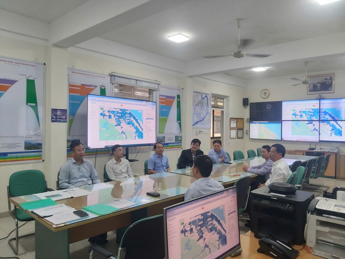 Lãnh đạo thành phố Huế kiểm tra công tác phòng chống thiên tai, cảnh báo mưa lũ và vận hành hồ chứa an toàn.