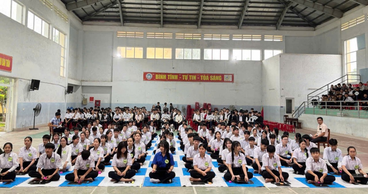 Học sinh Hương Trà tham gia hội thi giáo dục môi trường, bảo vệ rừng và bảo tồn đa dạng sinh học.