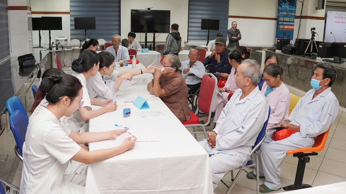 Tp. Huế thúc đẩy dự phòng sớm, chăm sóc sức khỏe người cao tuổi toàn diện