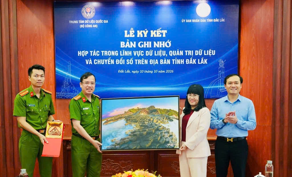 Đắk Lắk hợp tác Trung tâm Dữ liệu Quốc gia, thúc đẩy quản trị dữ liệu và chuyển đổi số