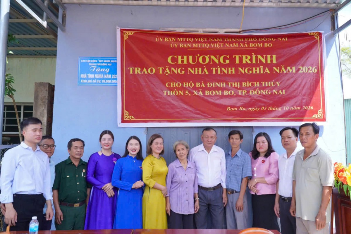 Đồng Nai: Xã Bom Bo trao mái ấm nghĩa tình cho gia đình vợ liệt sĩ