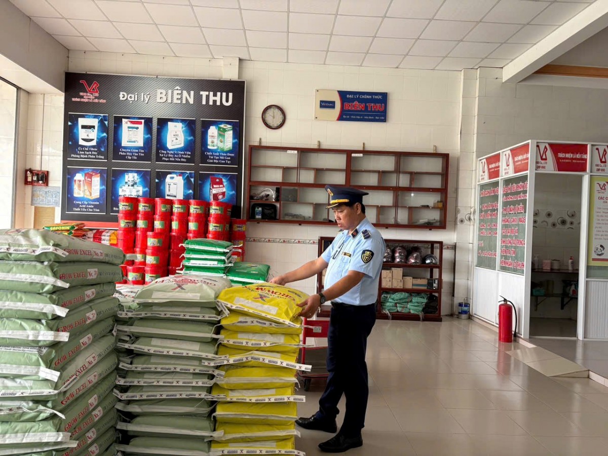 Cà Mau: Phát hiện cơ sở kinh doanh vật tư nông nghiệp vi phạm niêm yết giá