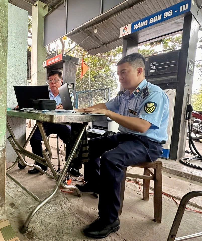 Đồng Tháp: Phạt hơn 170 triệu đồng doanh nghiệp mua xăng dầu ngoài hệ thống