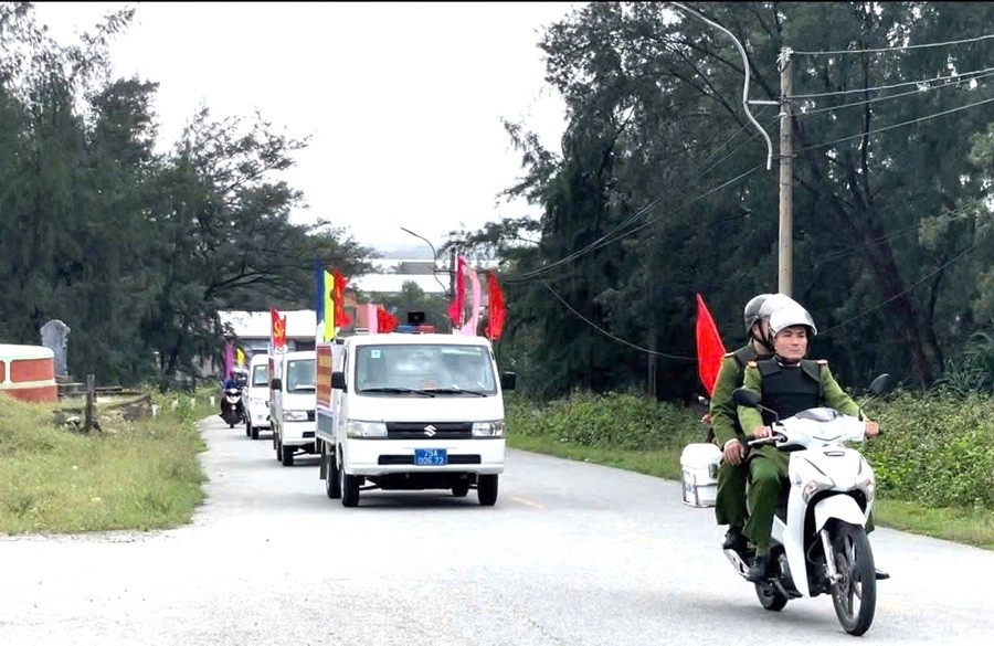 CATP Huế giữ vững an ninh ven biển, bảo vệ ngư dân mùa mưa bão