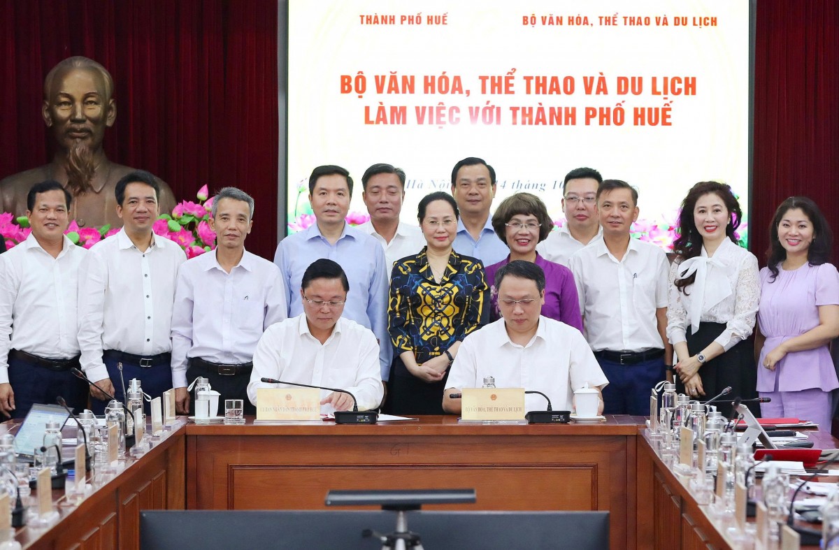 Huế ký kết kế hoạch phát huy giá trị di sản, phát triển công nghiệp văn hóa và du lịch đến năm 2030.