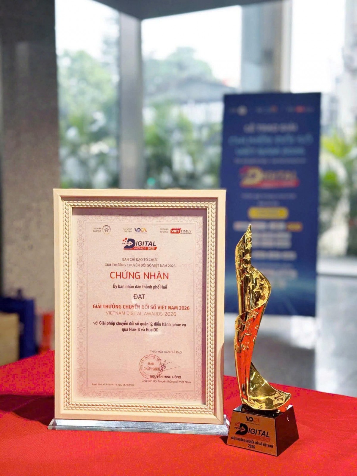 Tp. Huế được vinh danh chuyển đổi số xuất sắc, hướng tới phát triển bền vững