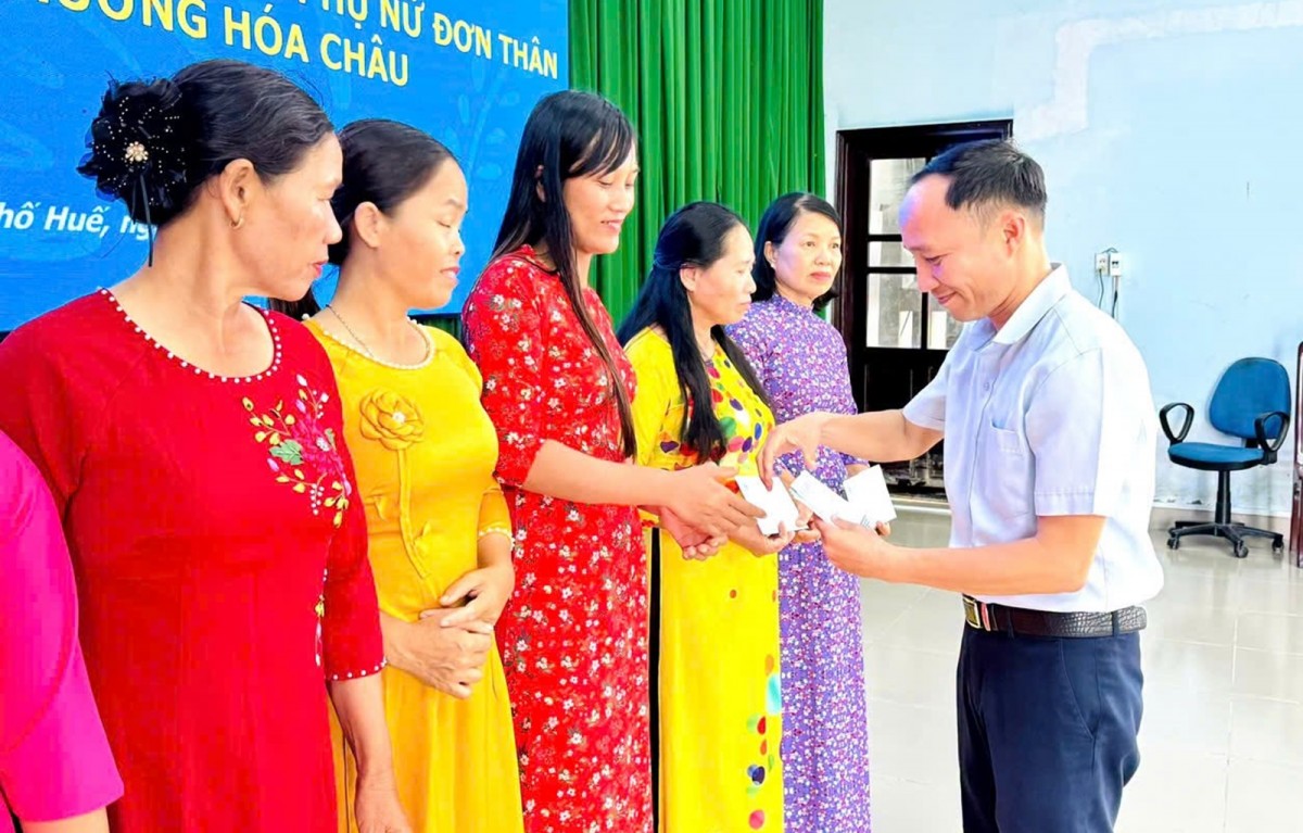Lan tỏa yêu thương, tiếp sức phụ nữ đơn thân vượt khó