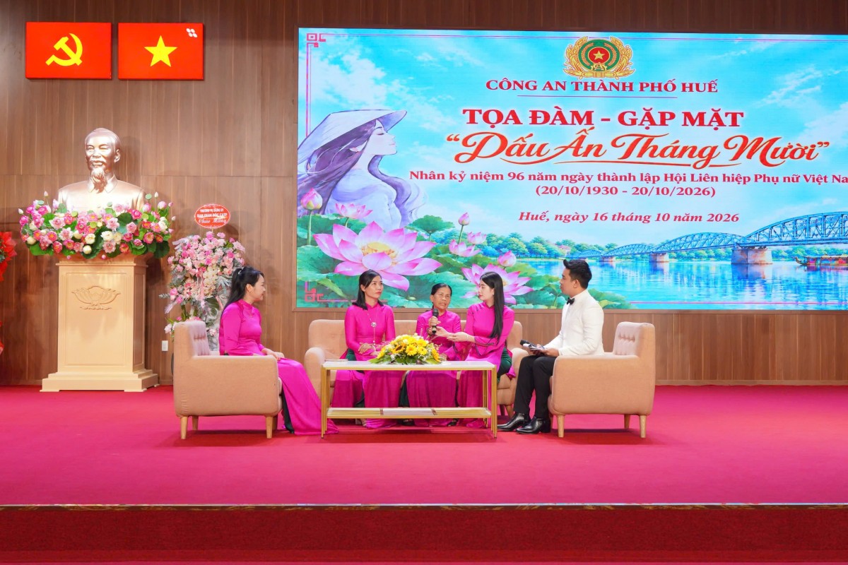 phụ nữ Công an thành phố Huế