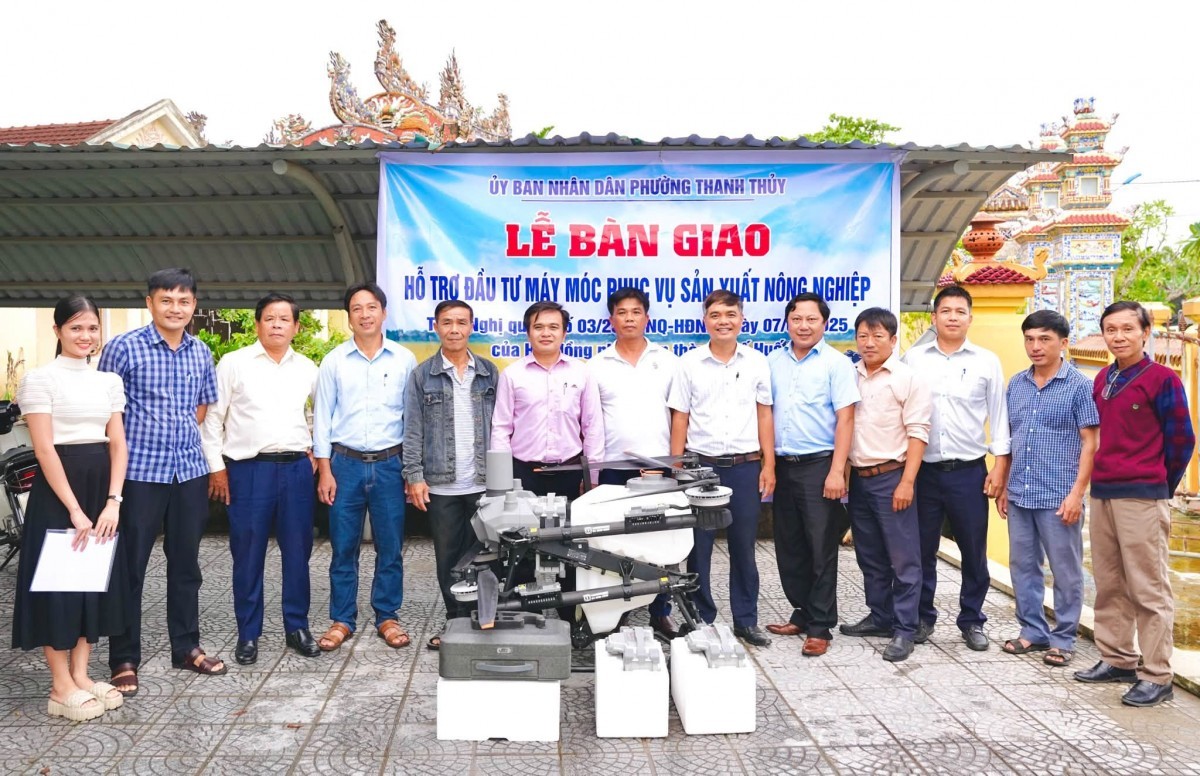 ung dung may bay khong nguoi lai hien dai hoa nong nghiep tai hue