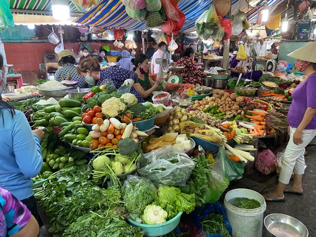 Thủ tướng yêu cầu bảo đảm nguồn cung nông sản, thực phẩm, bình ổn giá những tháng cuối năm