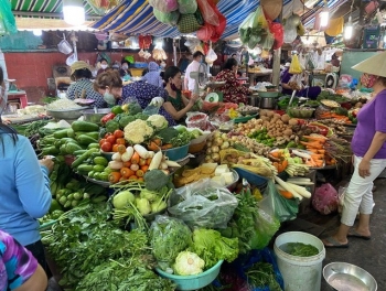 Thủ tướng yêu cầu bảo đảm nguồn cung nông sản, thực phẩm, bình ổn giá những tháng cuối năm