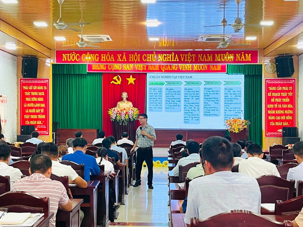 Hội nghị hướng dẫn rà soát hộ nghèo theo chuẩn nghèo đa chiều tại thành phố Huế.