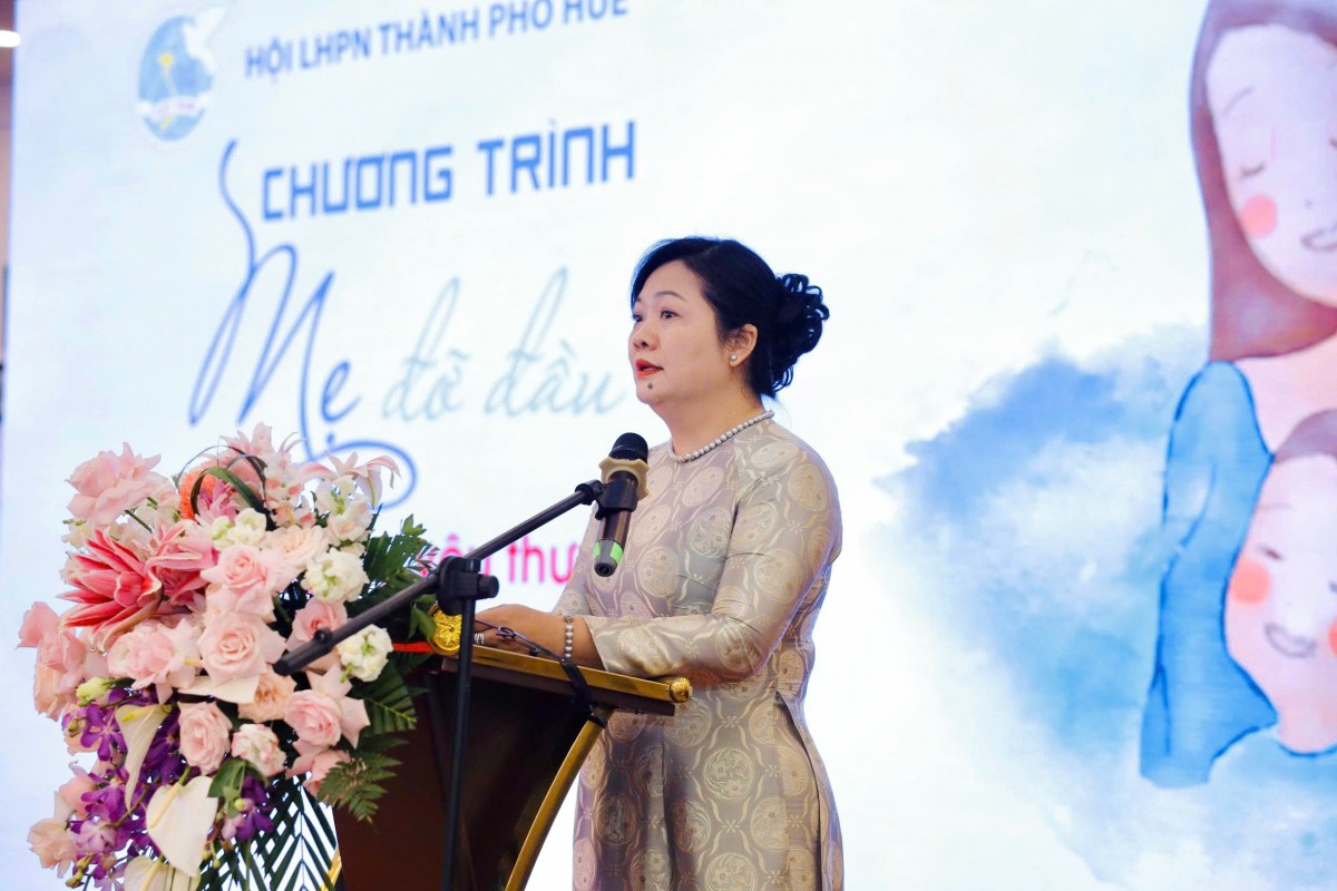 Mẹ đỡ đầu ở Huế - Vòng tay yêu thương nâng bước trẻ mồ côi, trẻ em khó khăn