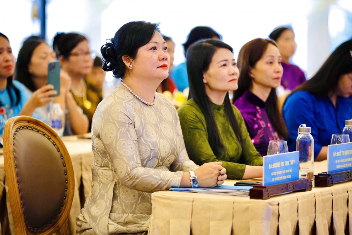 Mẹ đỡ đầu ở Huế - Vòng tay yêu thương nâng bước trẻ mồ côi, trẻ em khó khăn