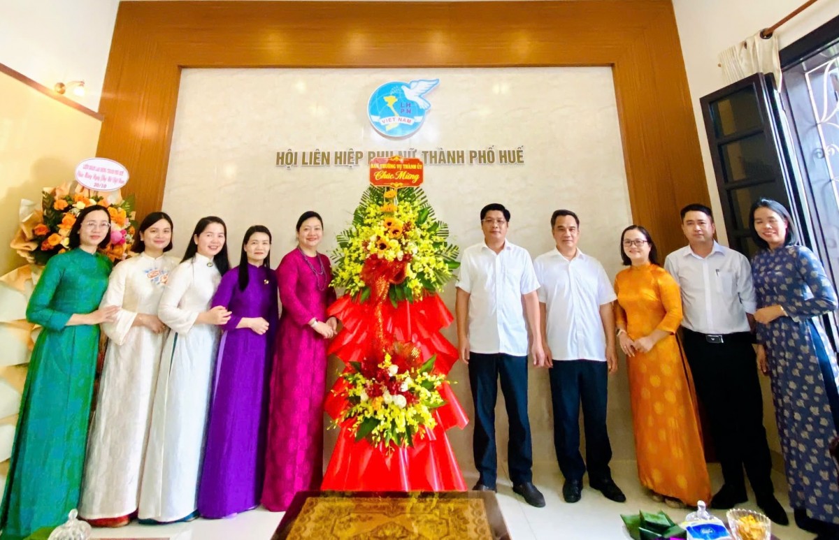 Phụ nữ Huế đoàn kết, sáng tạo, xây dựng tổ chức Hội vững mạnh, góp phần phát triển bền vững.