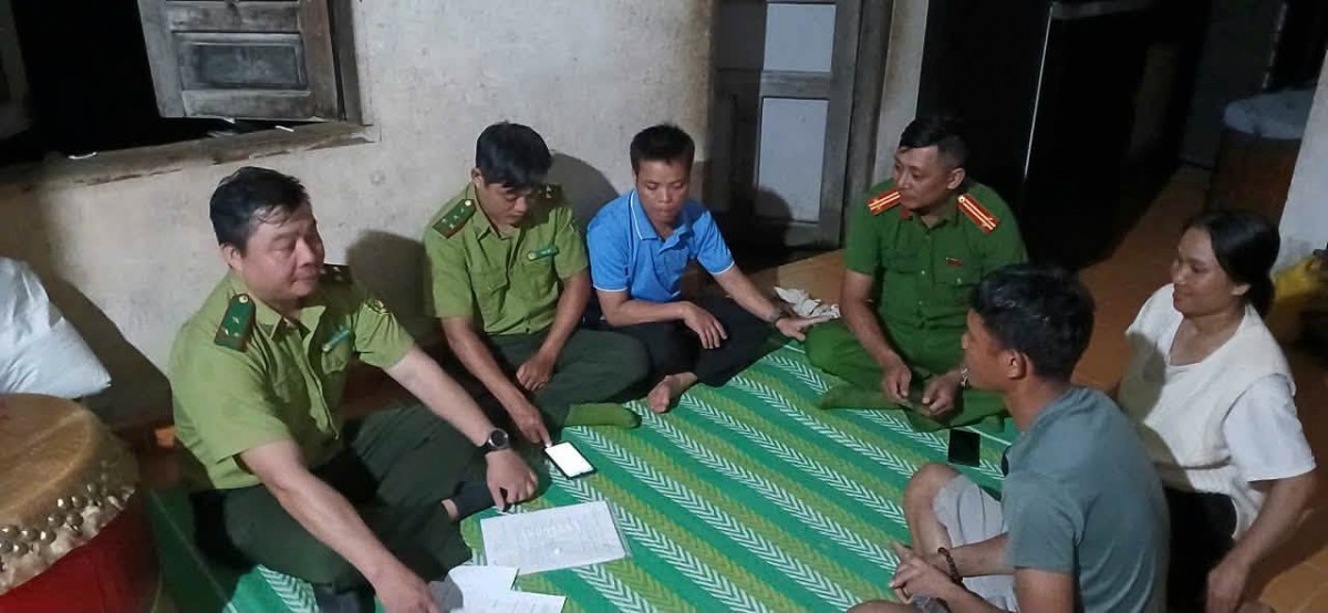 Vườn quốc gia Bạch Mã tuyên truyền tận nhà, vận động người dân vùng đệm nâng cao trách nhiệm bảo vệ rừng và bảo tồn động vật hoang dã.