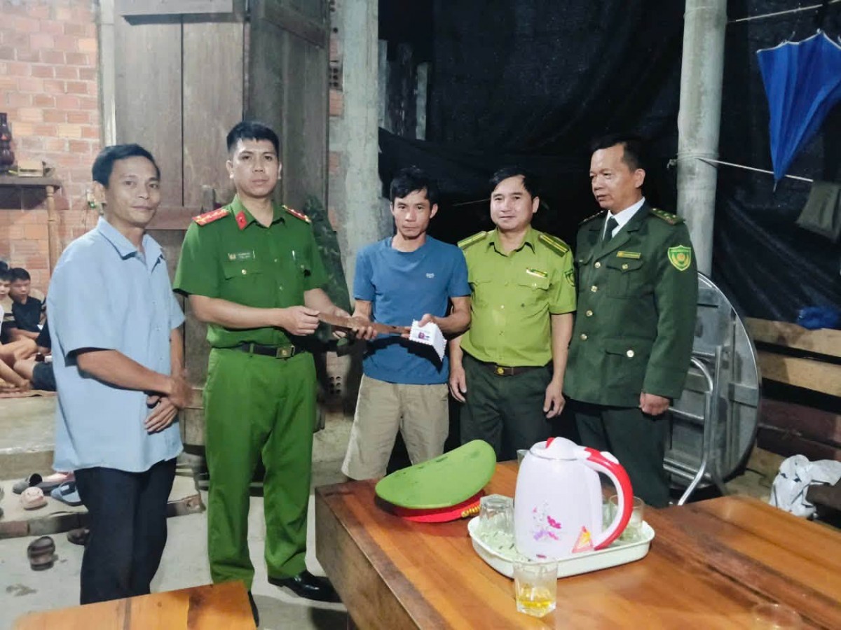 Vườn quốc gia Bạch Mã tuyên truyền tận nhà, vận động người dân vùng đệm nâng cao trách nhiệm bảo vệ rừng và bảo tồn động vật hoang dã.