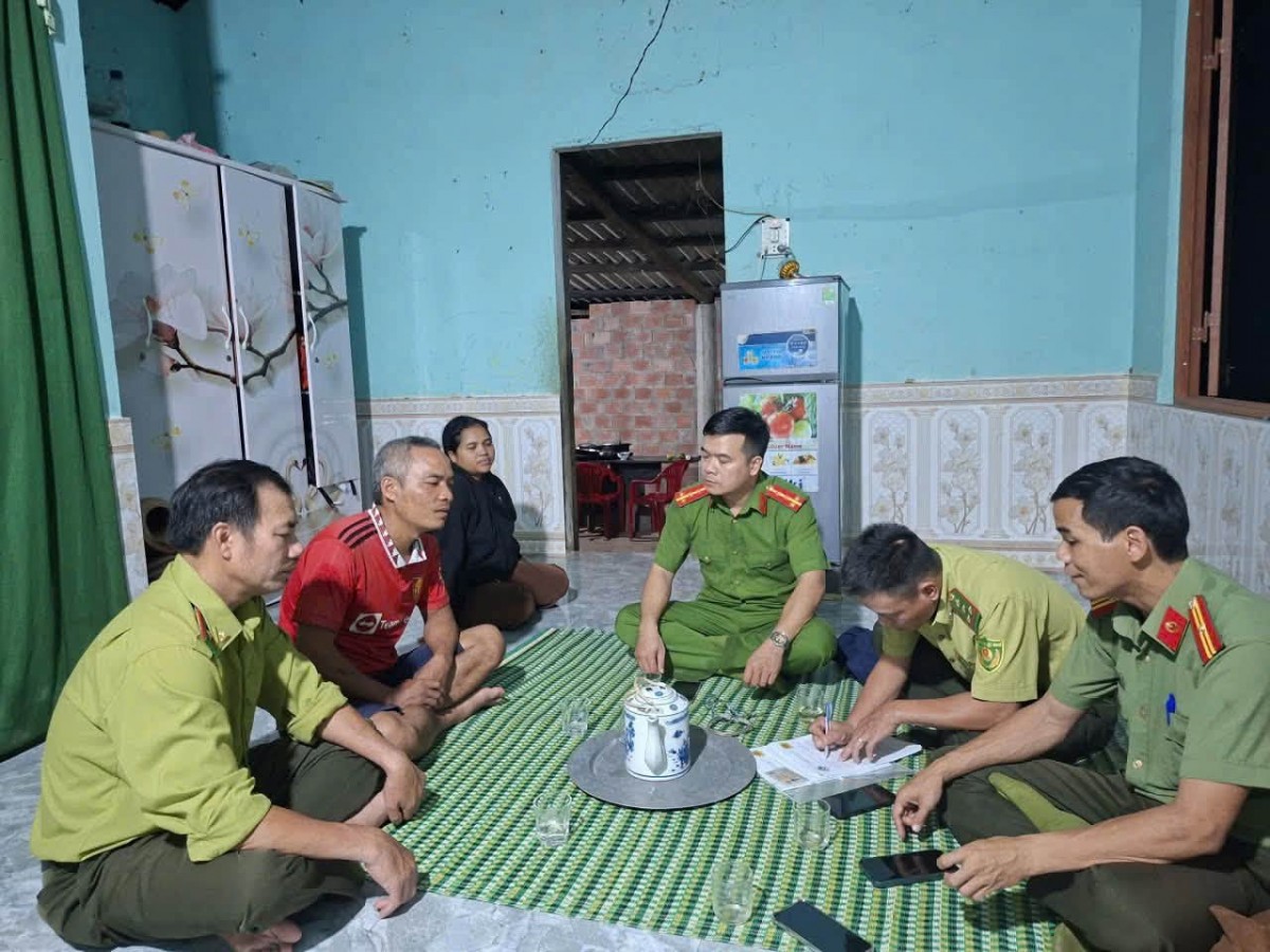 Vườn quốc gia Bạch Mã tuyên truyền tận nhà, vận động người dân vùng đệm nâng cao trách nhiệm bảo vệ rừng và bảo tồn động vật hoang dã.
