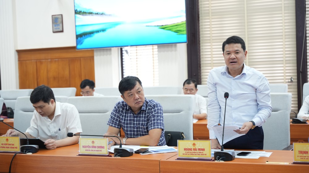 Cảng hàng không quốc tế Phú Bài, chuyển đổi số, nâng cao chất lượng dịch vụ và kết nối giao thông đô thị Huế.