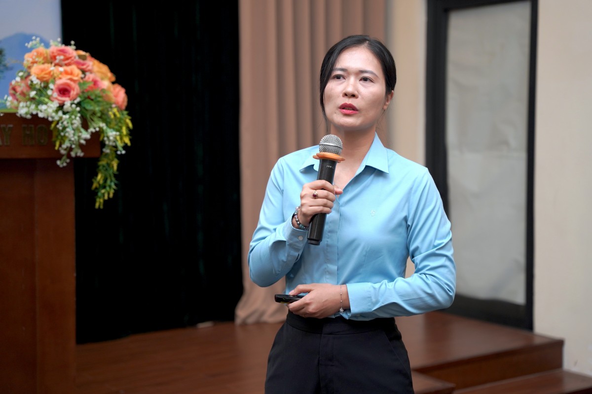 Bà Nguyễn Hằng Nga, Phó Tổng giám đốc Công ty DACE, chia sẻ kinh nghiệm phát triển vùng gia vị hữu cơ và kiểm soát chất lượng đáp ứng yêu cầu của thị trường quốc tế.