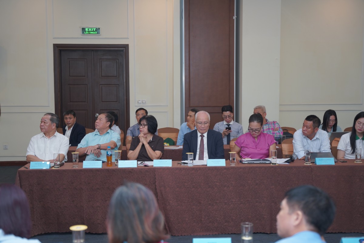 Các đại biểu tham dự hội thảo.