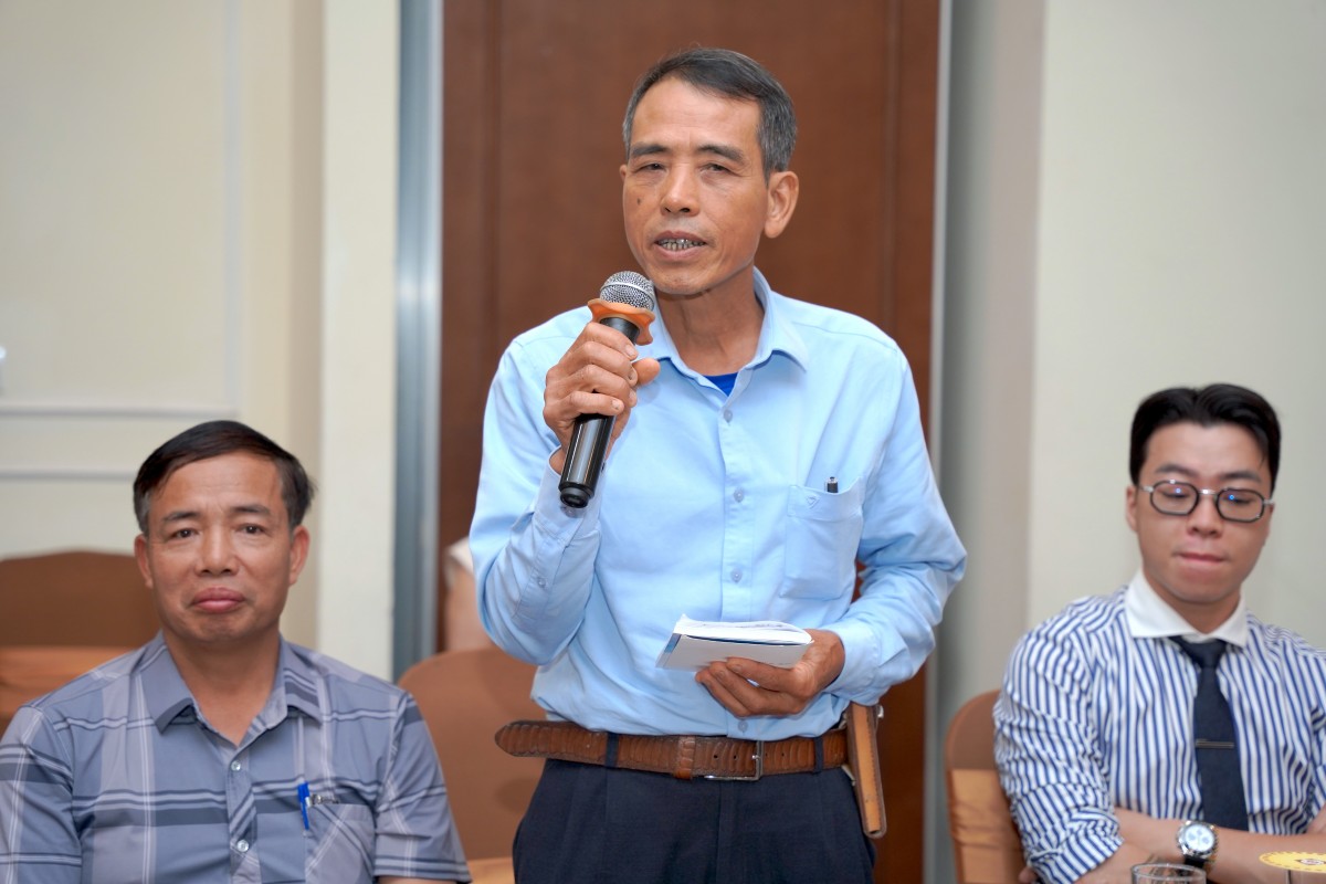 Ông Nguyễn Văn Phi, chủ trang trại nhãn tại Hưng Yên.