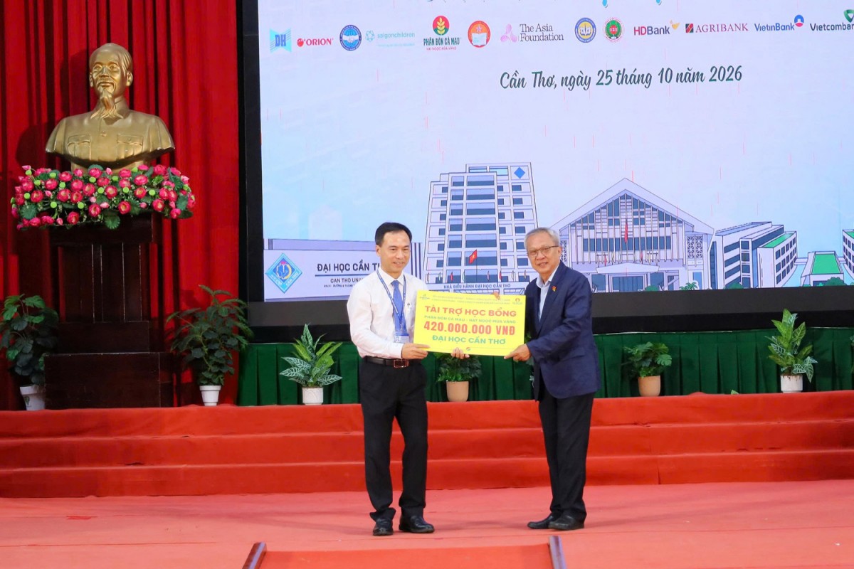 Mỗi tờ vé số lời 1000 đồng của cha và ước mơ học hết đại học của cô sinh viên năm 3