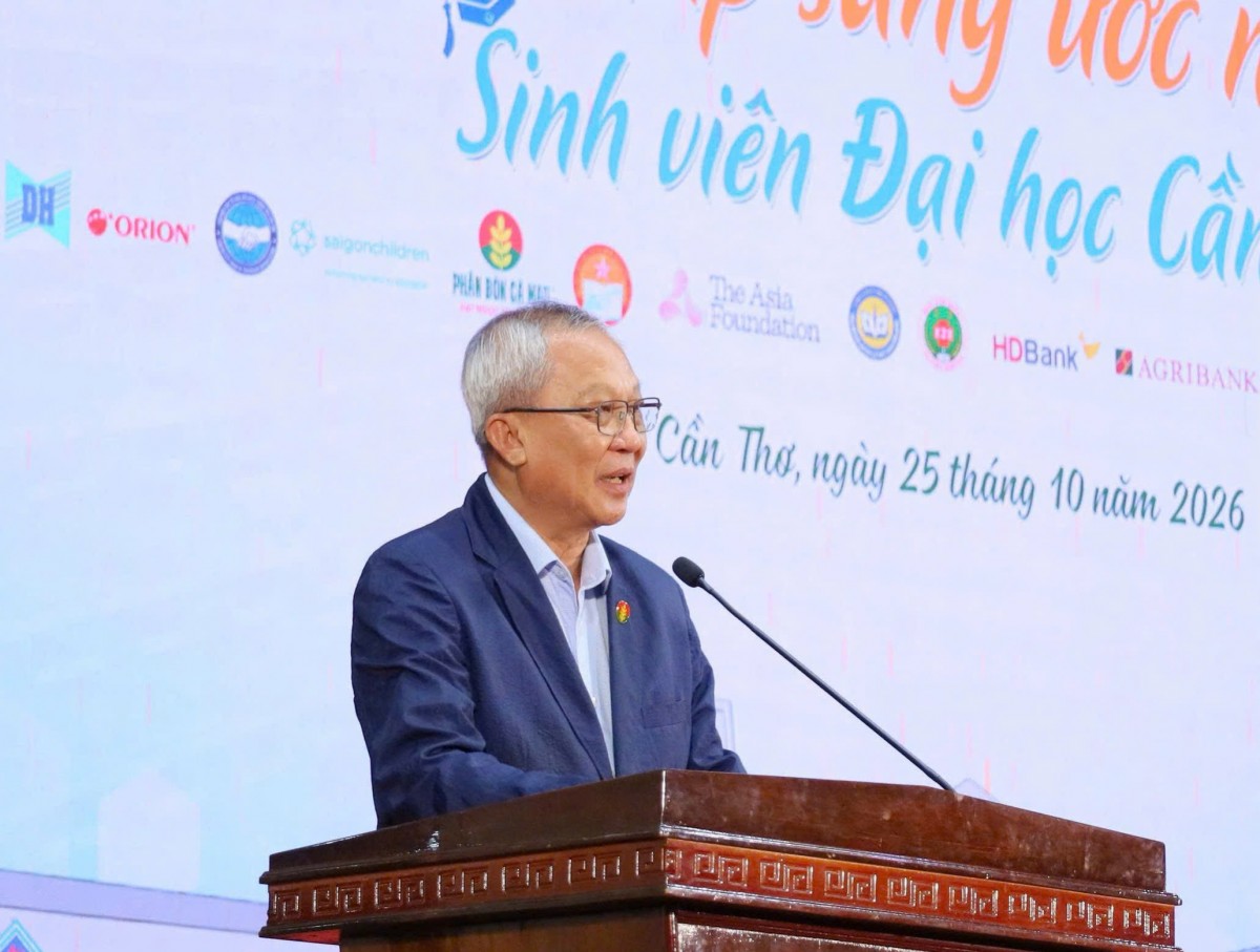 Mỗi tờ vé số lời 1000 đồng của cha và ước mơ học hết đại học của cô sinh viên năm 3