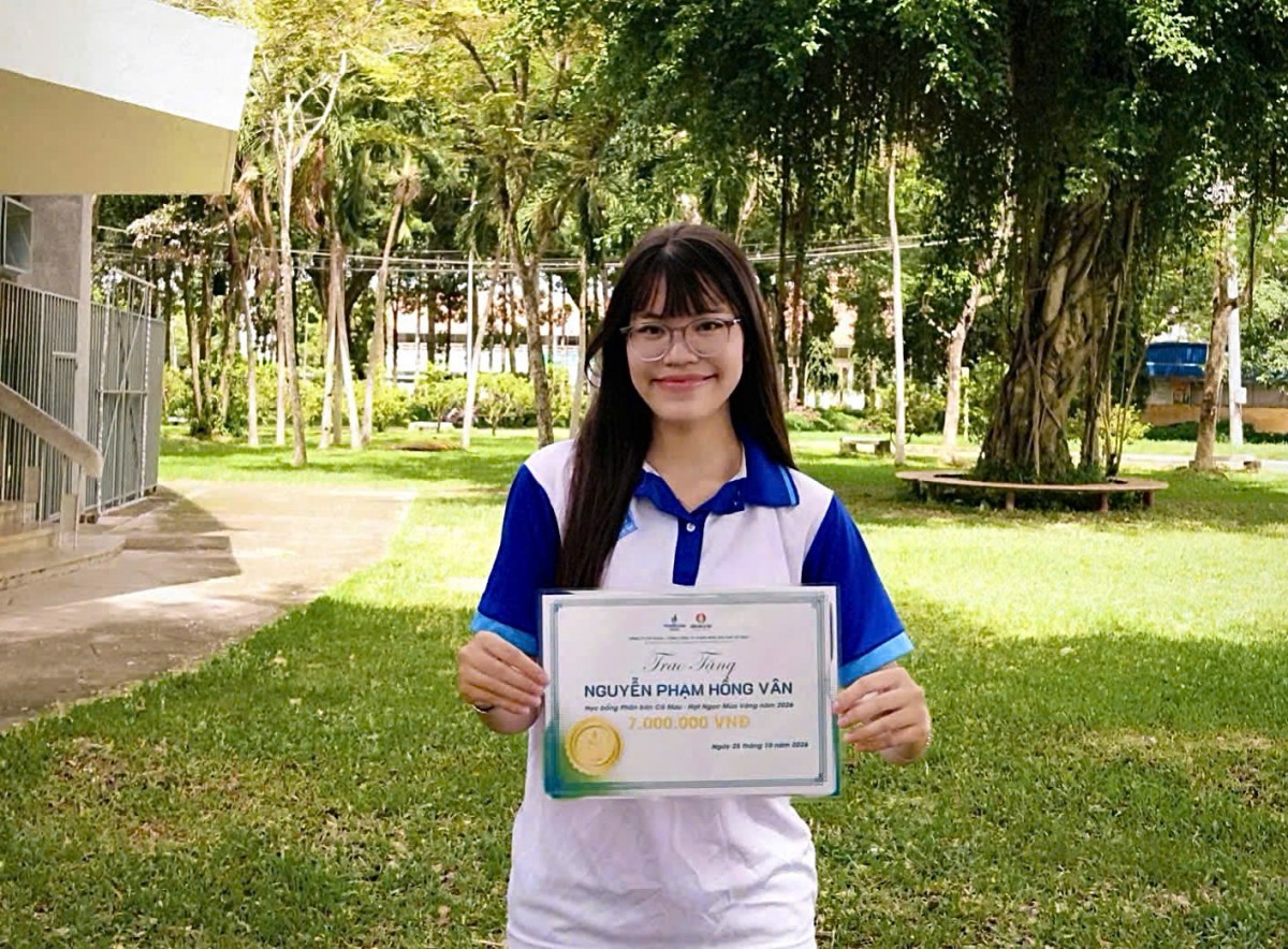Mỗi tờ vé số lời 1000 đồng của cha và ước mơ học hết đại học của cô sinh viên năm 3