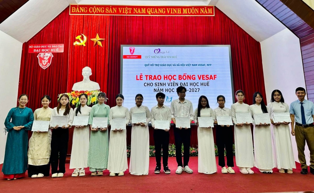 Tp Huế: Hội LHPN xã Đan Điền kết nối học bổng, tiếp sức sinh viên vượt khó