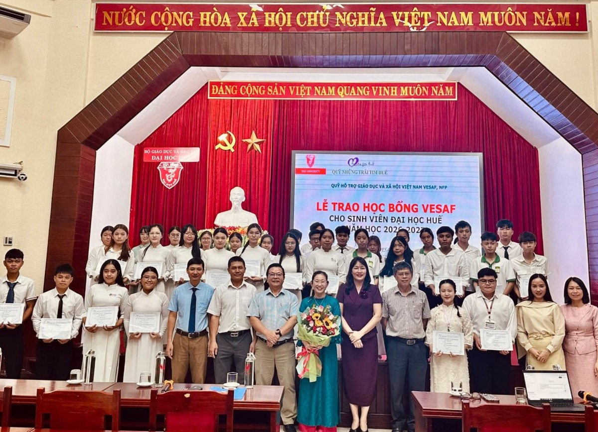 Tp Huế: Hội LHPN xã Đan Điền kết nối học bổng, tiếp sức sinh viên vượt khó