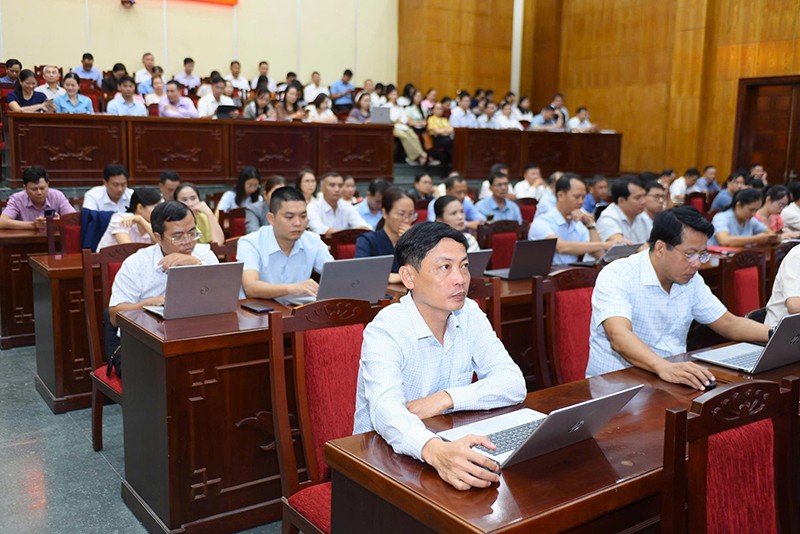Thành uỷ Huế đẩy mạnh chuyển đổi số, nâng cao kỹ năng số trong cơ quan Đảng