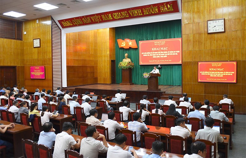 Thành uỷ Huế đẩy mạnh chuyển đổi số, nâng cao kỹ năng số trong cơ quan Đảng
