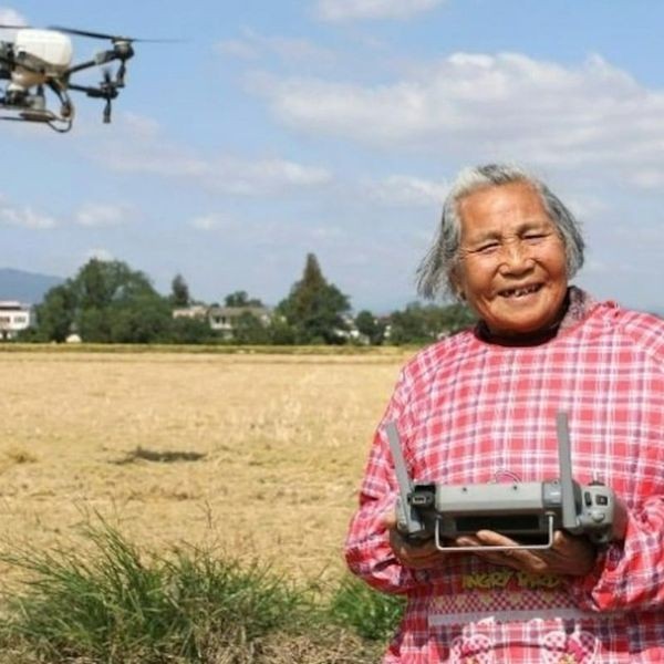 Từ ruộng đồng đến livestream: Câu chuyện truyền cảm hứng của bà nông dân 82 tuổi