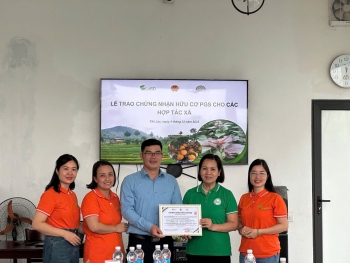 Trao chứng nhận hữu cơ PGS cho các hợp tác xã ở tỉnh Phú Thọ và Sơn La